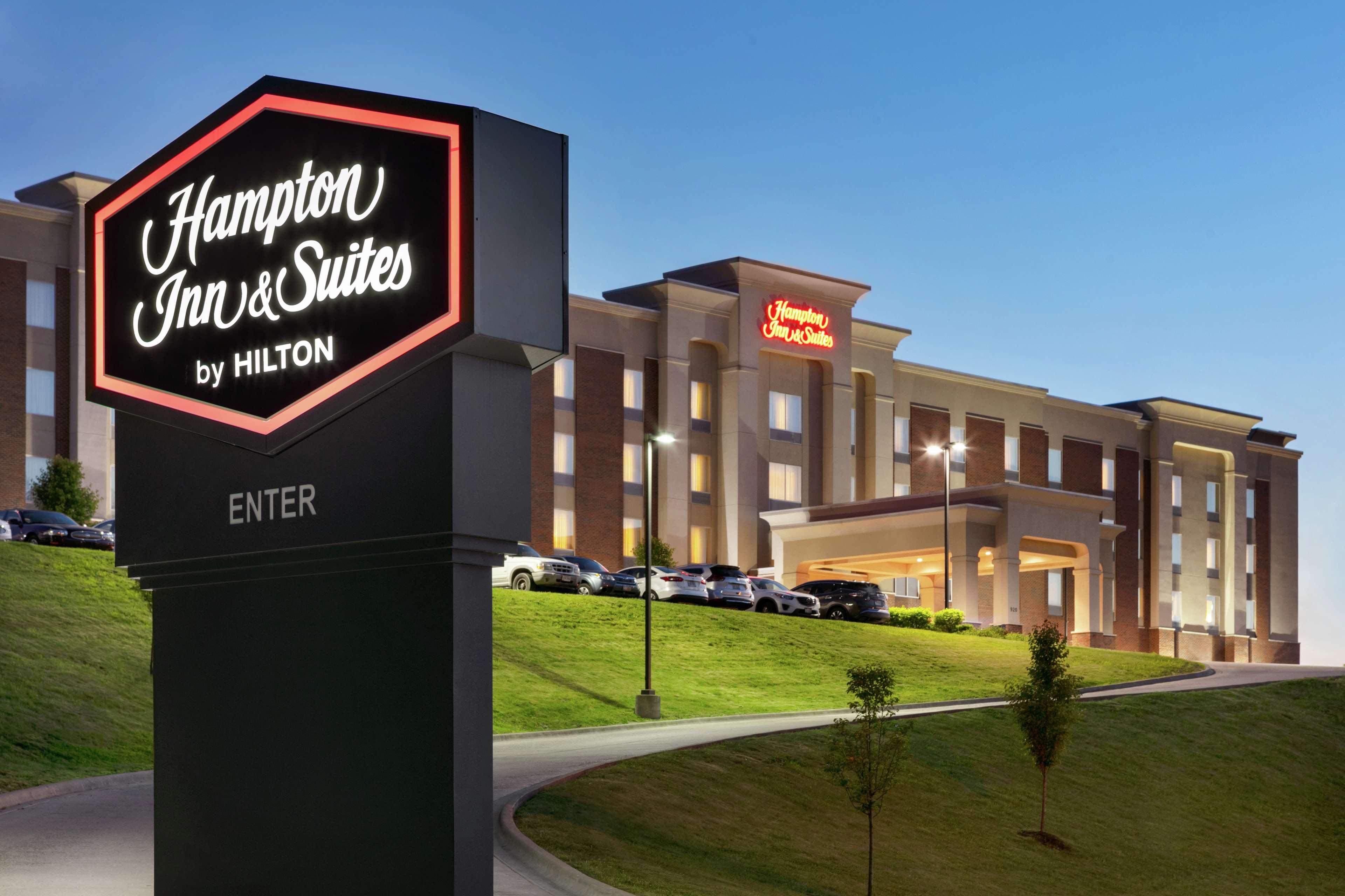 Hampton Inn And Suites Parkersburg Downtown Exterior foto